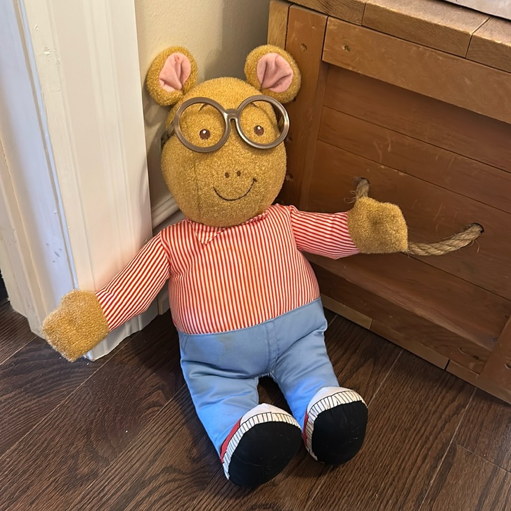Vintage 1996 Arthur Doll